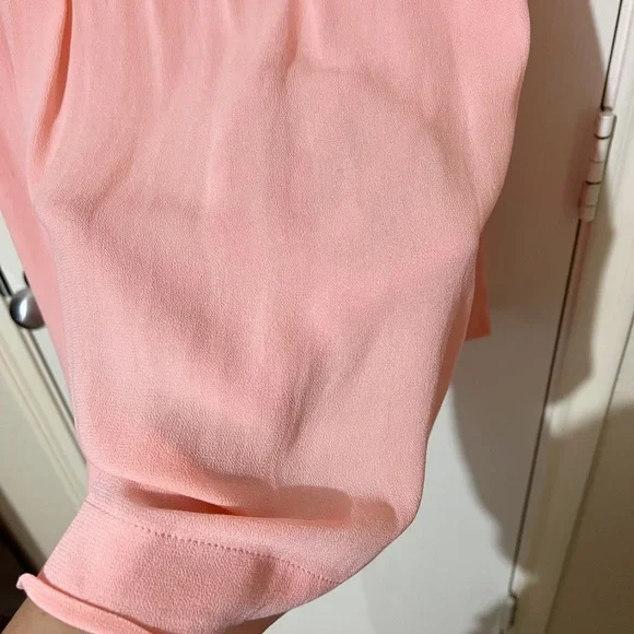 SOLD! [Torrid] Pink/Peach Sleeveless Pullover V-Neck Blouse - Picture 6 of 9